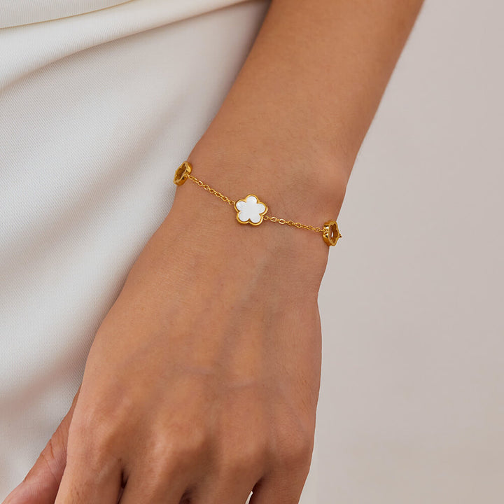 Five Clover Pendant Bracelet